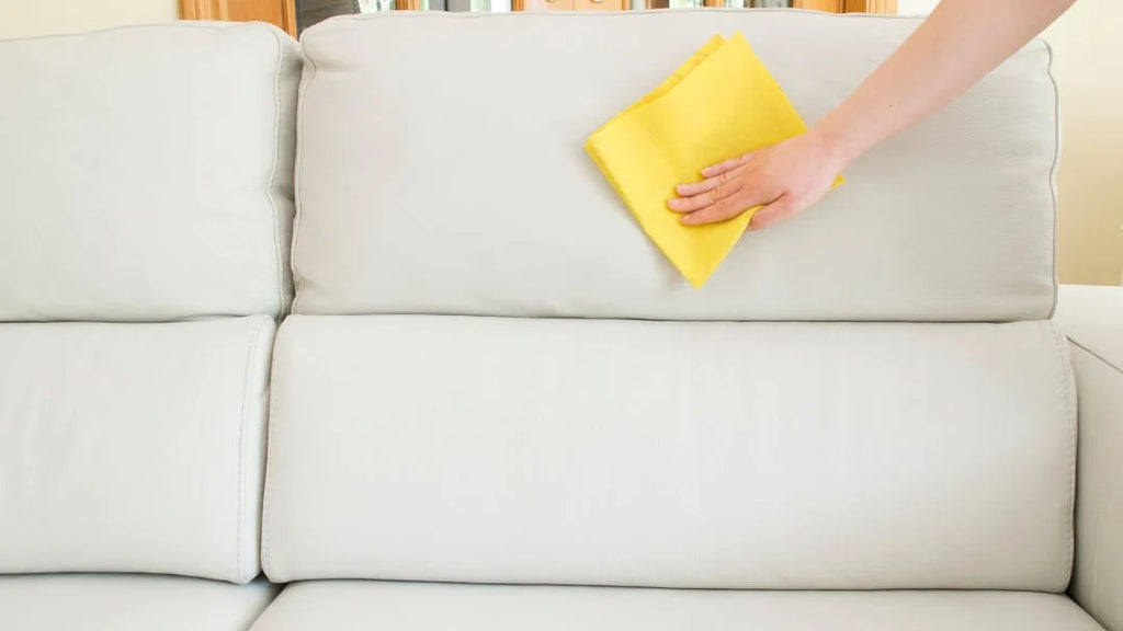 Cồn trong rượu giúp loại bỏ nấm mốc trên ghế da hiệu quả