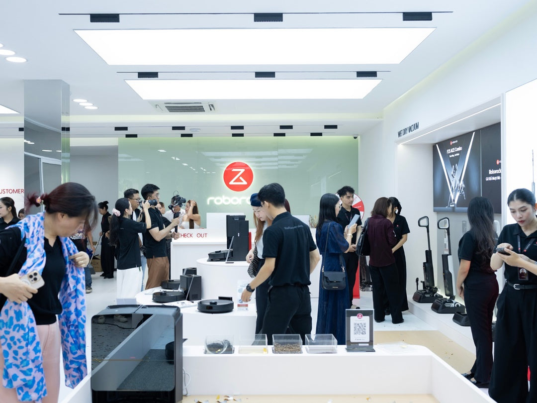 Bạn có thể trực tiếp trải nghiệm sản phẩm tại Roborock Flagship Store HCMC