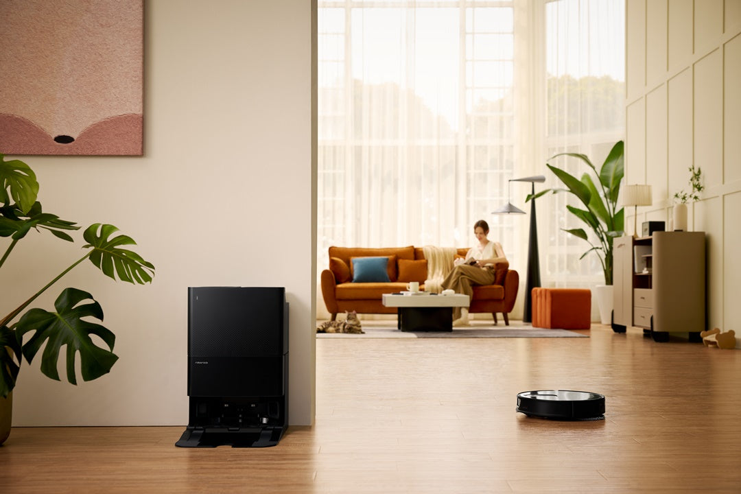 Robot hút bụi Roborock có thiết kế sang trọng, giúp nâng tầm không gian căn hộ