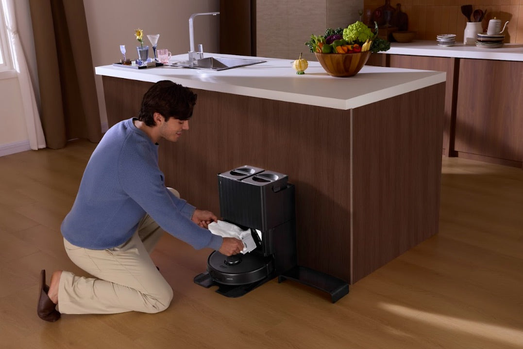 vệ sinh robot hút bụi định kỳ