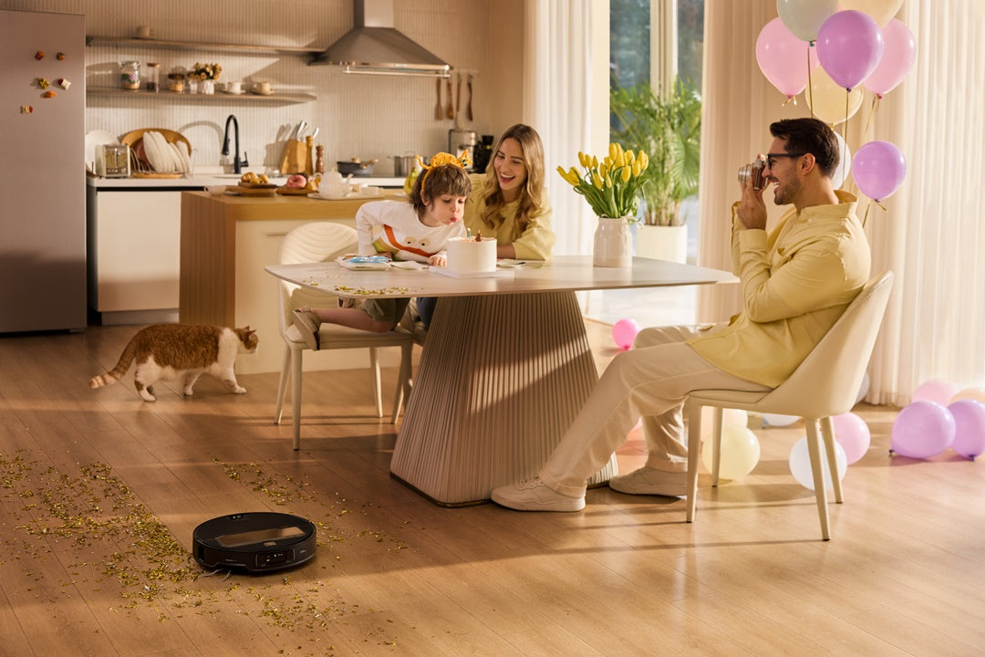 Robot hút bụi dần trở thành trợ lý gia đình thông minh