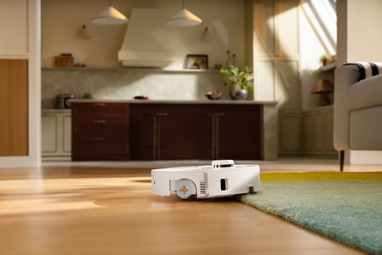 Roborock ra mắt Qrevo Curv 2 Flow: Cuốn gọn đắn đo, cuộn trào uy lực