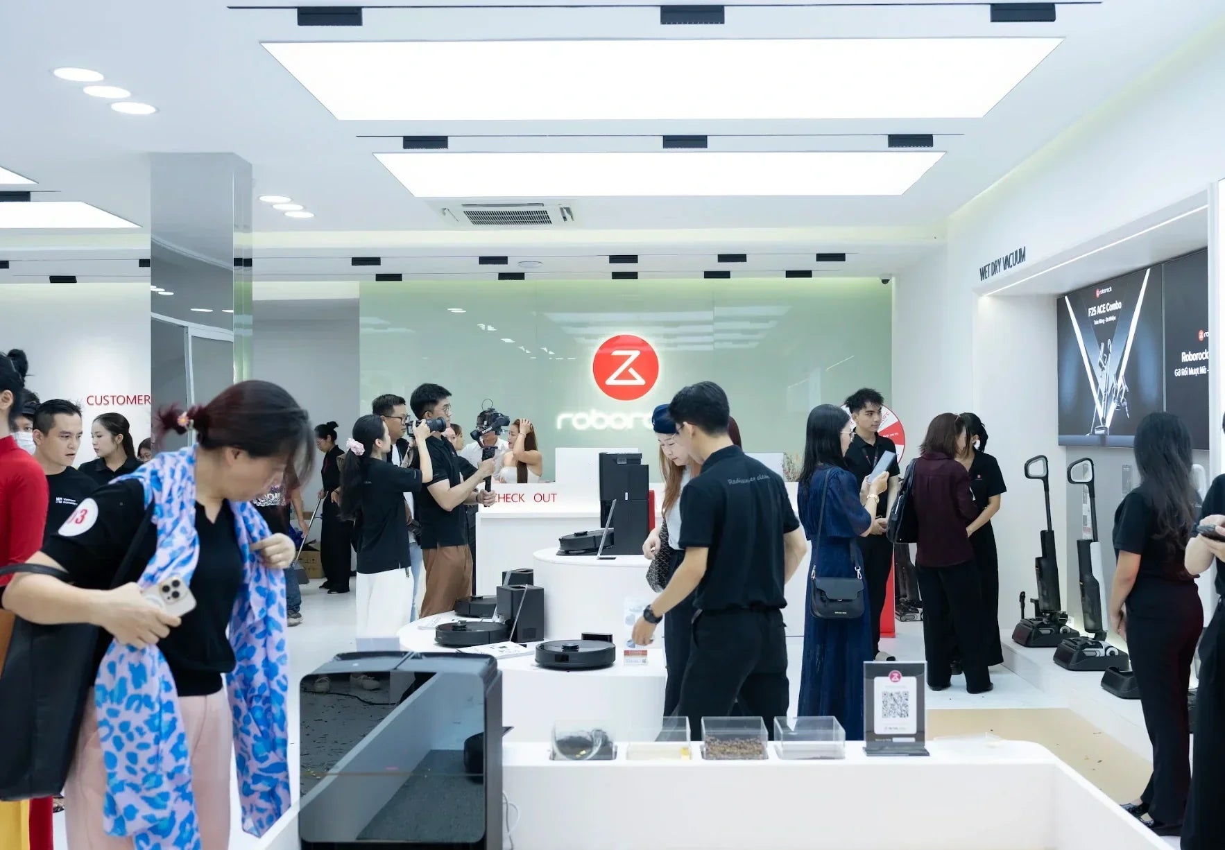 Roborock mở cửa hàng trải nghiệm sản phẩm đầu tiên tại Việt Nam