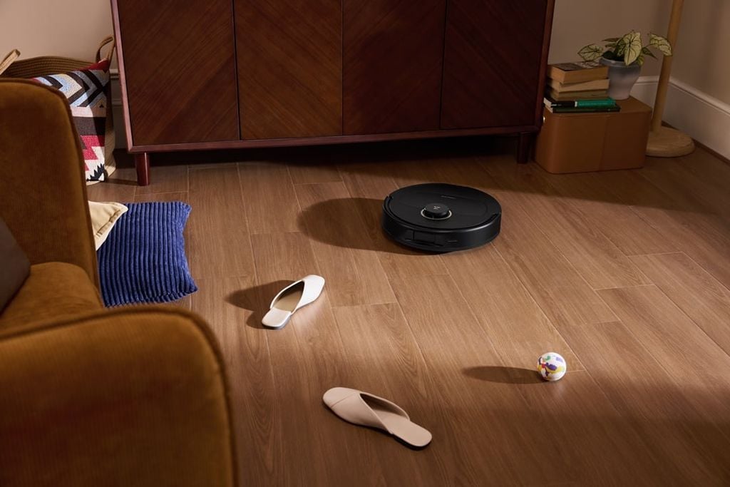 Một lỗi thường gặp là robot hút bụi xoay vòng tại chỗ, liên tục đâm tường